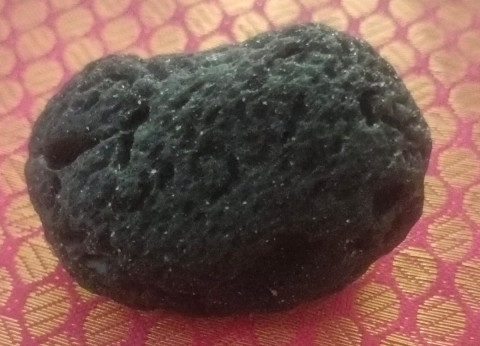 MAGICAL SINTHAMANI STONE 50 GRAMS - Black