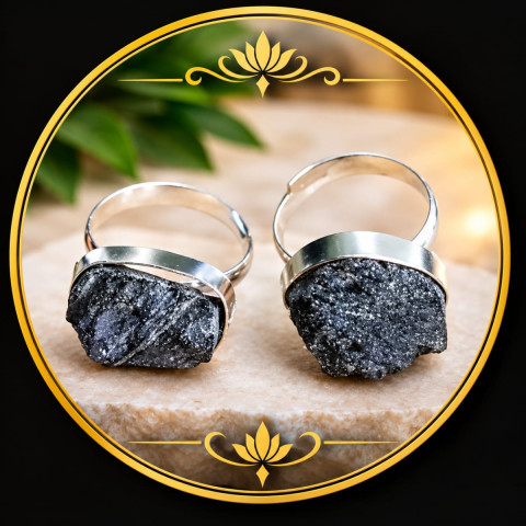 MAGICAL SINTHAMANI STONE RING FOR MONEY ATTRACTION - Black & White